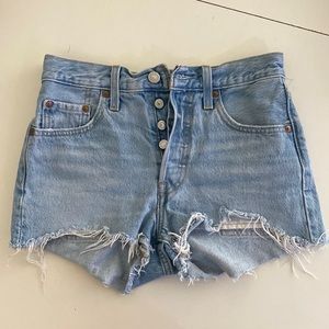 Levi’s 501 High-Rise Shorts in Blue Jean Size W24